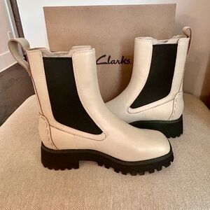 Clarks Stayso Chelsea Boots (NWT)